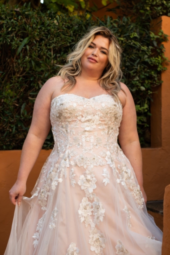 CURVY JACKY